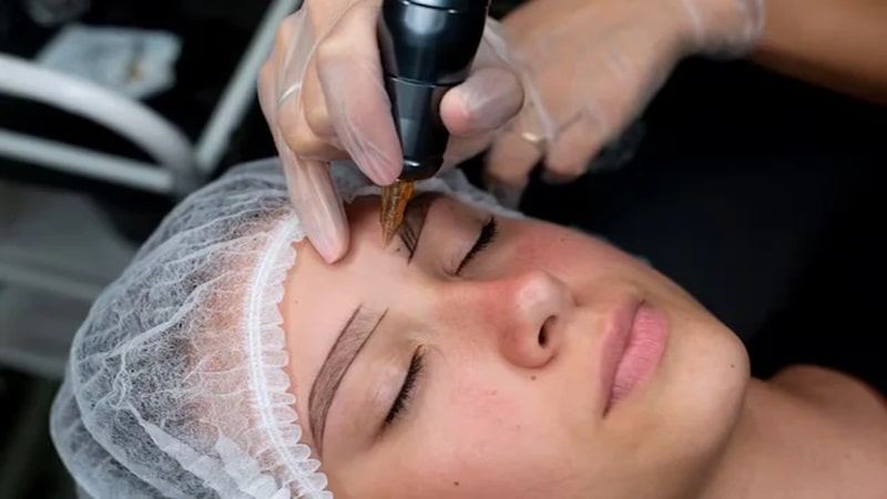 میکروبلیدینگ ابرو برای چه کسانی مناسب است