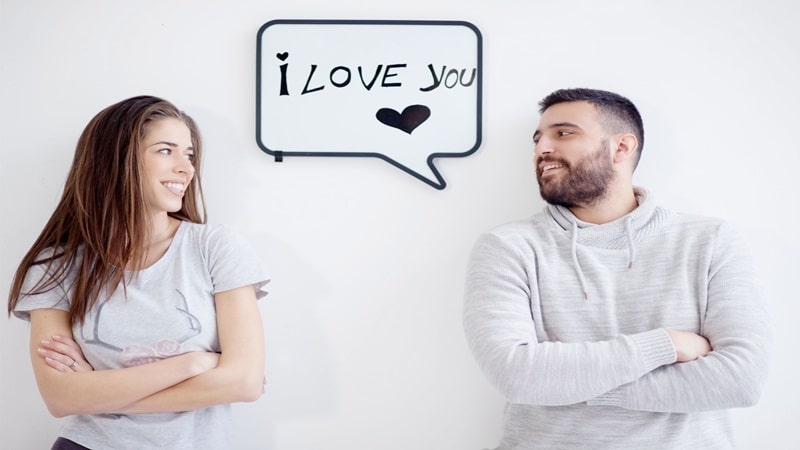 مرد عاشق چگونه حرف می‌ زند